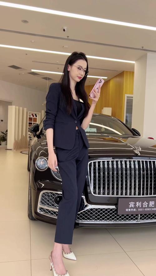 宾利女销售员图片/宾利女销售员图片大全
