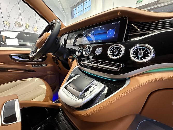 奔驰威霆驾驶感受,奔驰威霆操控性怎样