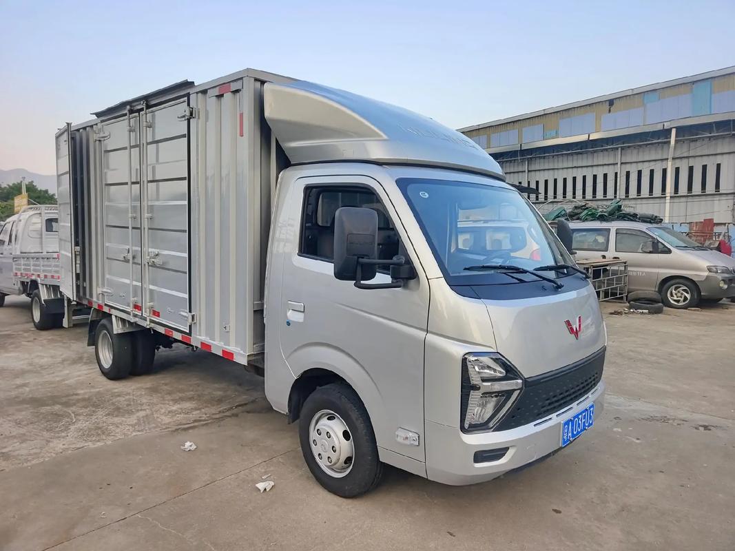 3万左右的微型小货车五菱 3万以下小货车