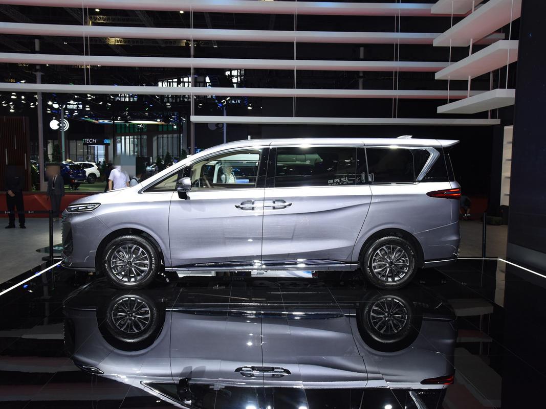 【奔腾mpv,奔腾MPV】