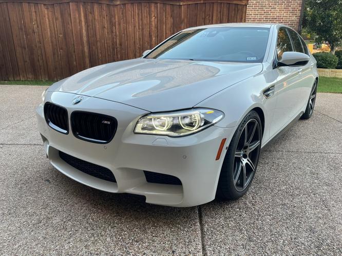 【宝马m550,宝马m550d是什么车】