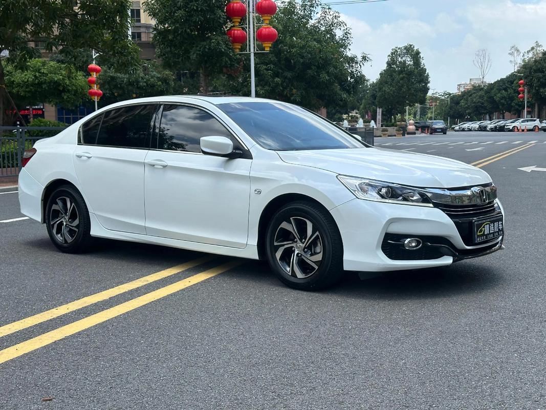 本田雅阁纯进口多少钱一辆,本田雅阁纯进口多少钱一辆车