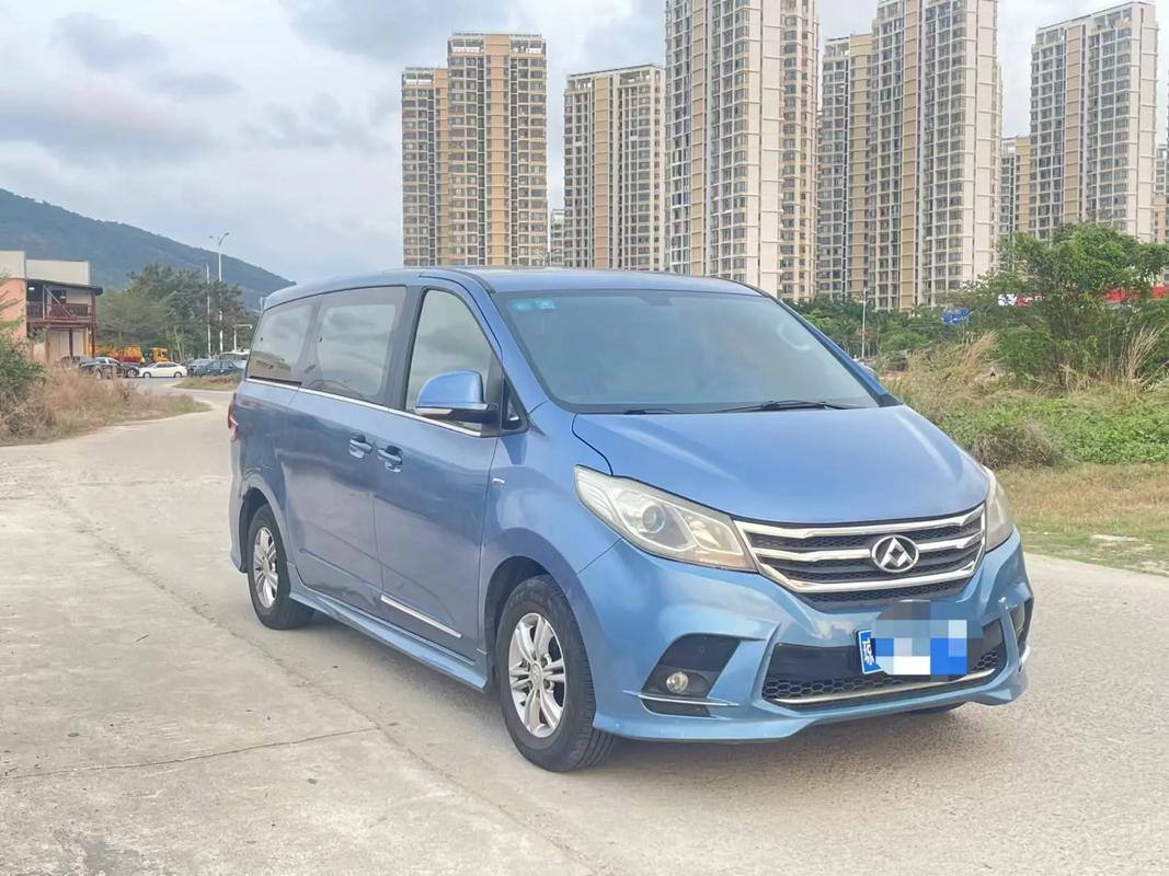 【大通商务车6座图片报价,大通商务车七座车报价及图片】